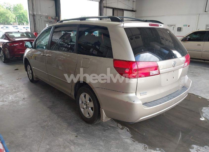 Photo 3 of 2004 Toyota Sienna LE (VIN 5TDZA23C74S207557)
