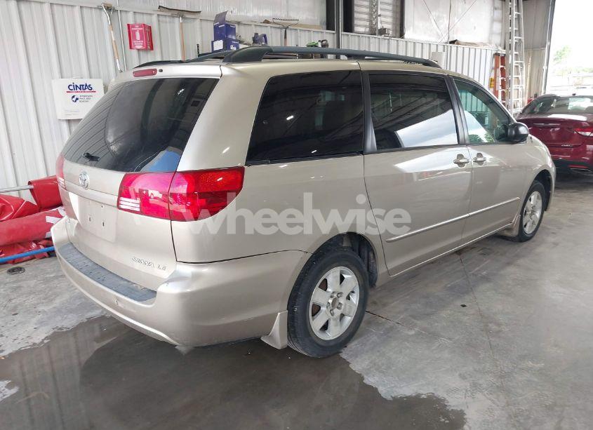 Photo 4 of 2004 Toyota Sienna LE (VIN 5TDZA23C74S207557)