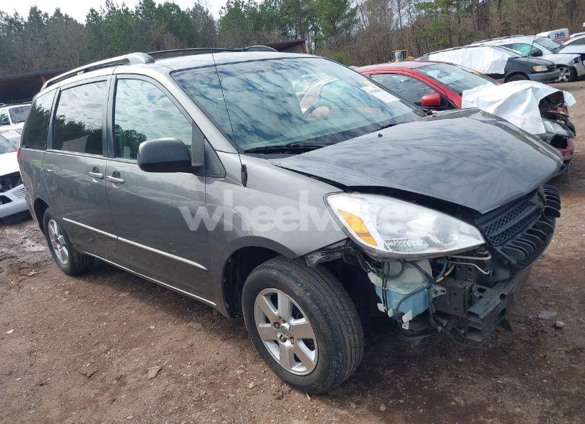 2005 Toyota Sienna LE (VIN 5TDZA23C75S264357) main photo