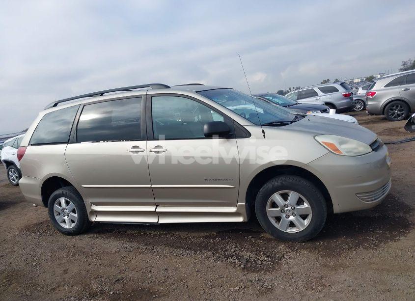 Photo 13 of 2005 Toyota Sienna LE (VIN 5TDZA23C75S312147)