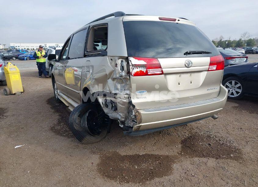 Photo 3 of 2005 Toyota Sienna LE (VIN 5TDZA23C75S312147)