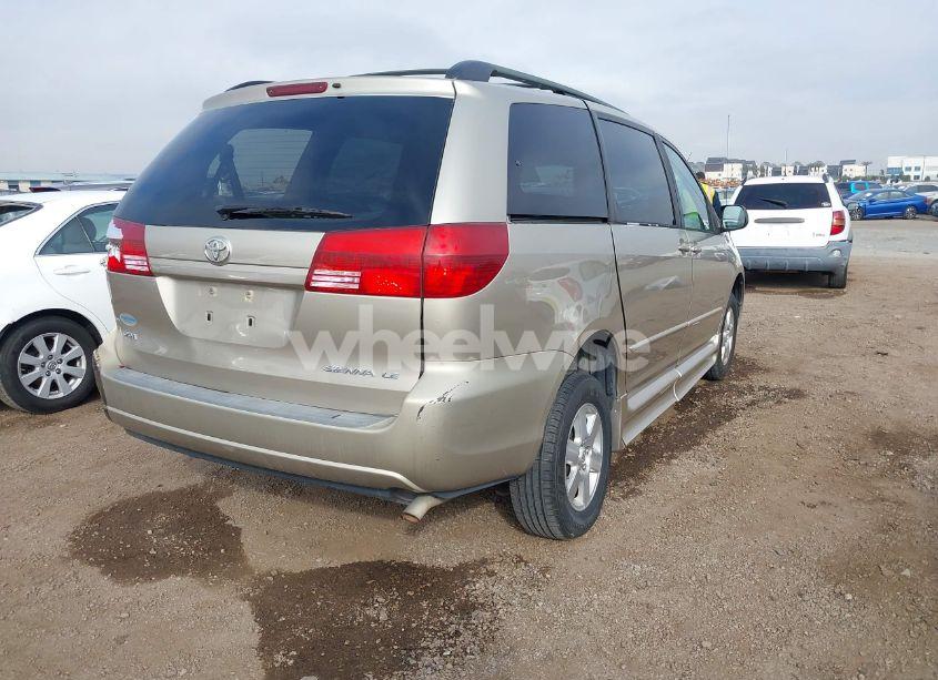 Photo 4 of 2005 Toyota Sienna LE (VIN 5TDZA23C75S312147)