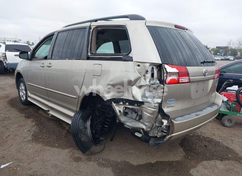 Photo 6 of 2005 Toyota Sienna LE (VIN 5TDZA23C75S312147)