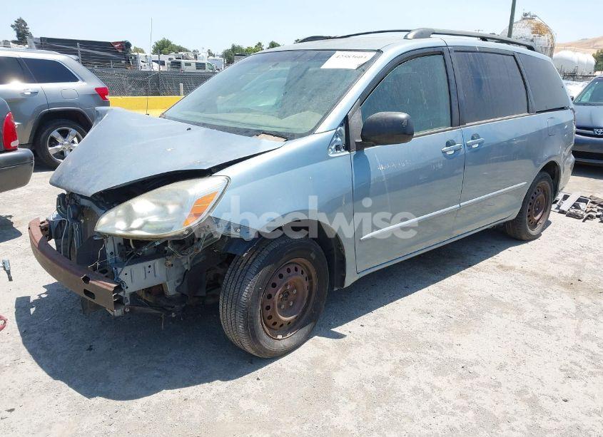 Photo 2 of 2005 Toyota Sienna LE (VIN 5TDZA23C75S315274)