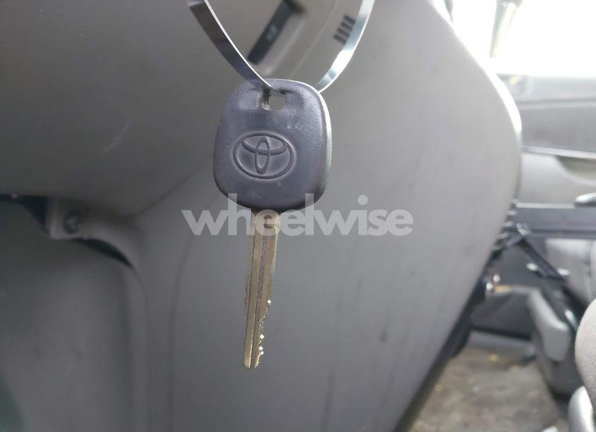 Photo 11 of 2005 Toyota Sienna LE (VIN 5TDZA23C75S322998)