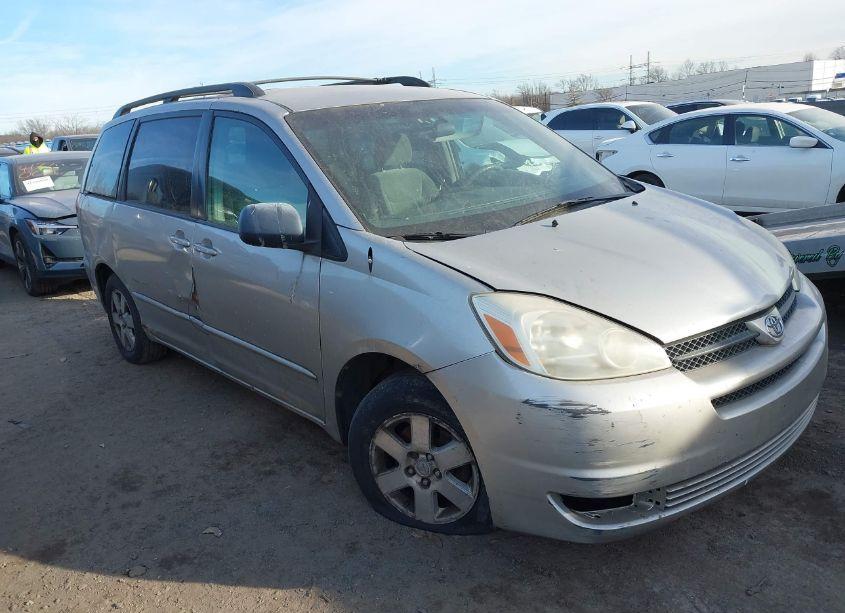 2005 Toyota Sienna LE (VIN 5TDZA23C75S347075) main photo