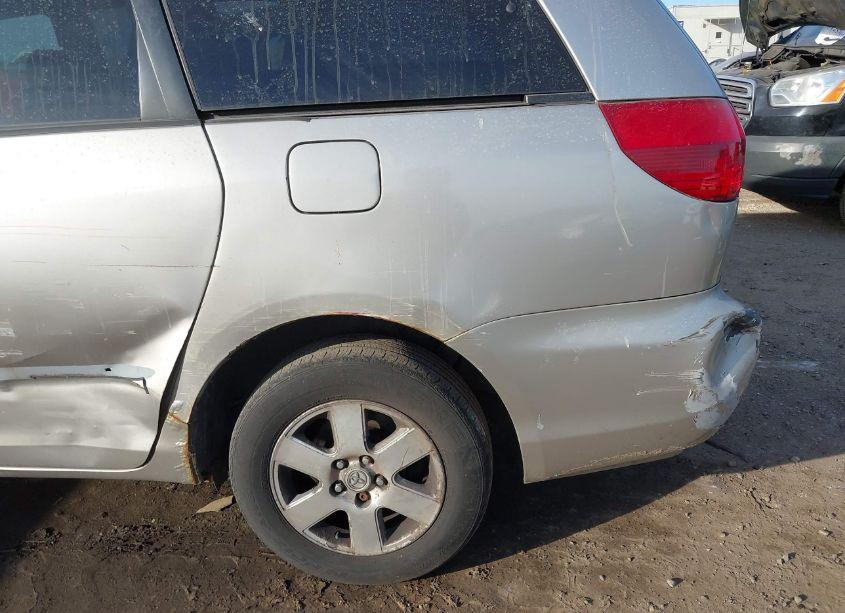 Photo 12 of 2005 Toyota Sienna LE (VIN 5TDZA23C75S347075)