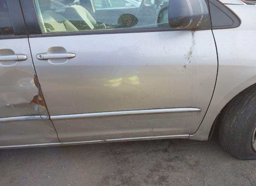 Photo 15 of 2005 Toyota Sienna LE (VIN 5TDZA23C75S347075)
