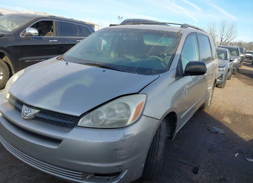 Photo 2 of 2005 Toyota Sienna LE (VIN 5TDZA23C75S347075)