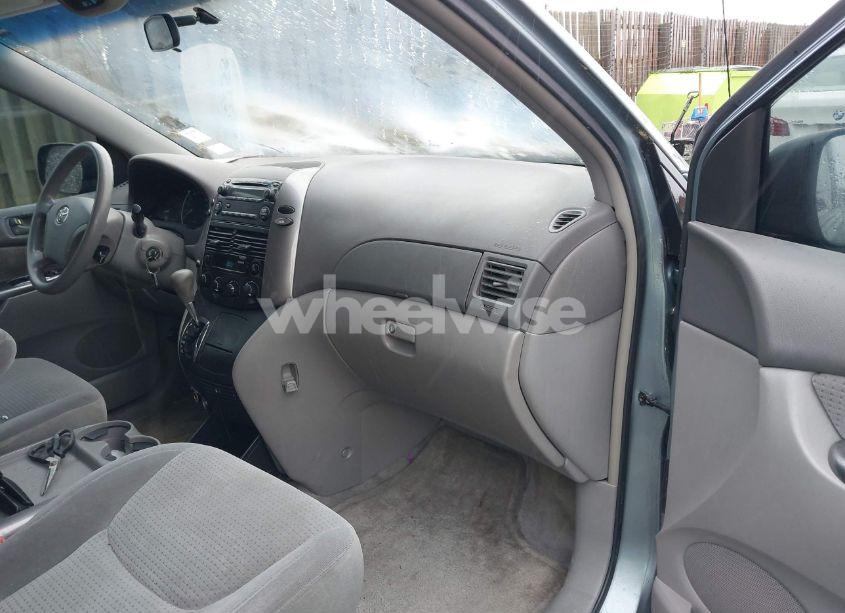 Photo 5 of 2006 Toyota Sienna LE (VIN 5TDZA23C76S453074)