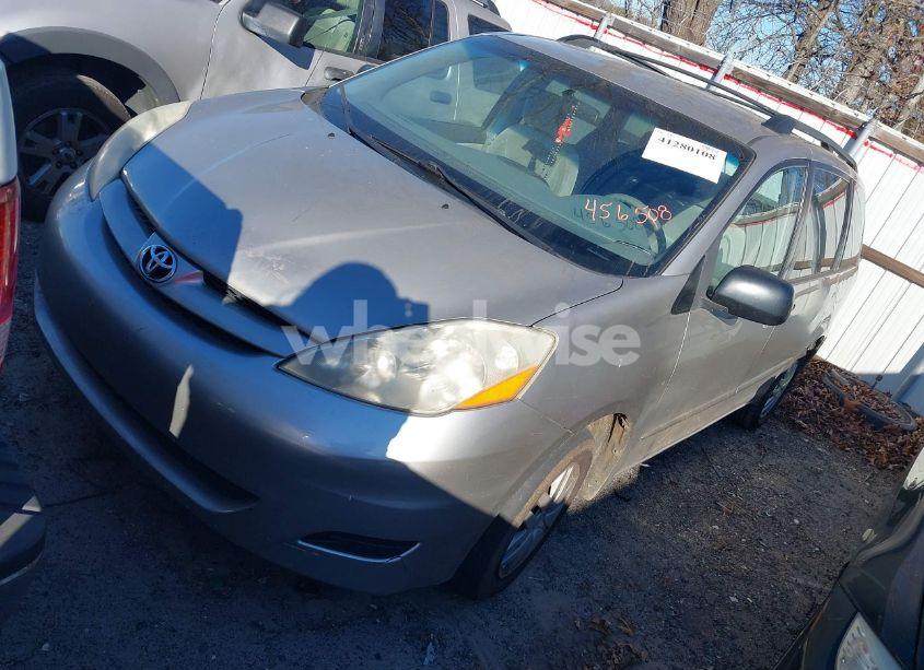 Photo 2 of 2006 Toyota Sienna CE (VIN 5TDZA23C76S456508)