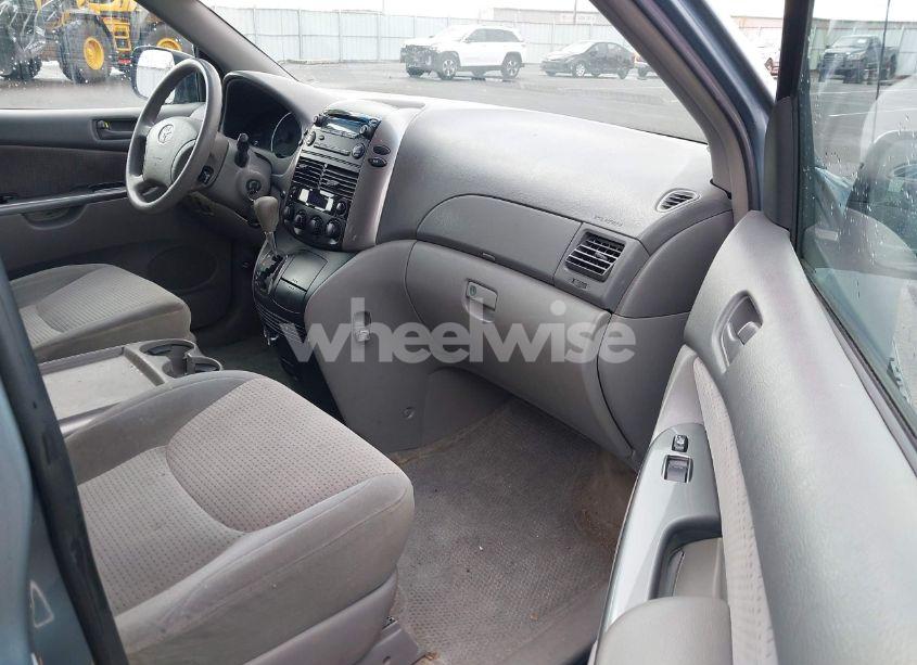 Photo 5 of 2006 Toyota Sienna LE (VIN 5TDZA23C76S468710)