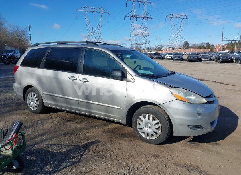 2006 Toyota Sienna LE (VIN 5TDZA23C76S558617) main photo