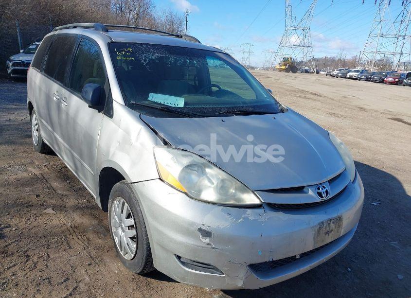 Photo 6 of 2006 Toyota Sienna LE (VIN 5TDZA23C76S558617)