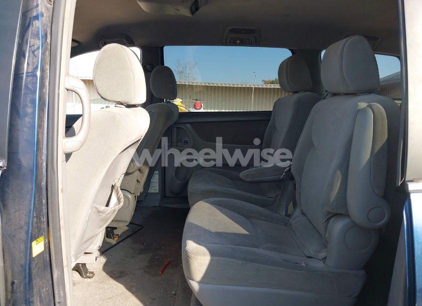 Photo 8 of 2004 Toyota Sienna LE (VIN 5TDZA23C84S004841)