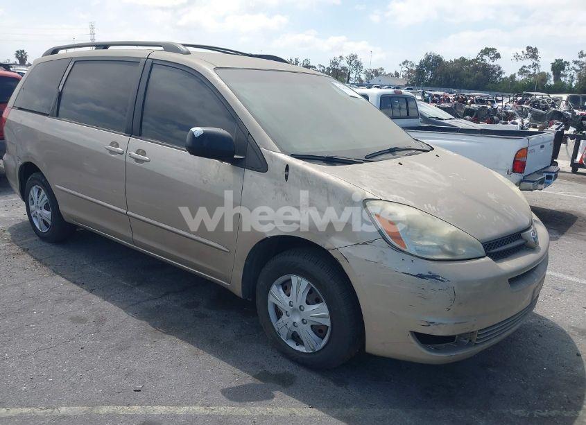 2004 Toyota Sienna LE (VIN 5TDZA23C84S047740) main photo