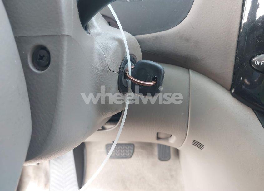 Photo 11 of 2004 Toyota Sienna LE (VIN 5TDZA23C84S047740)
