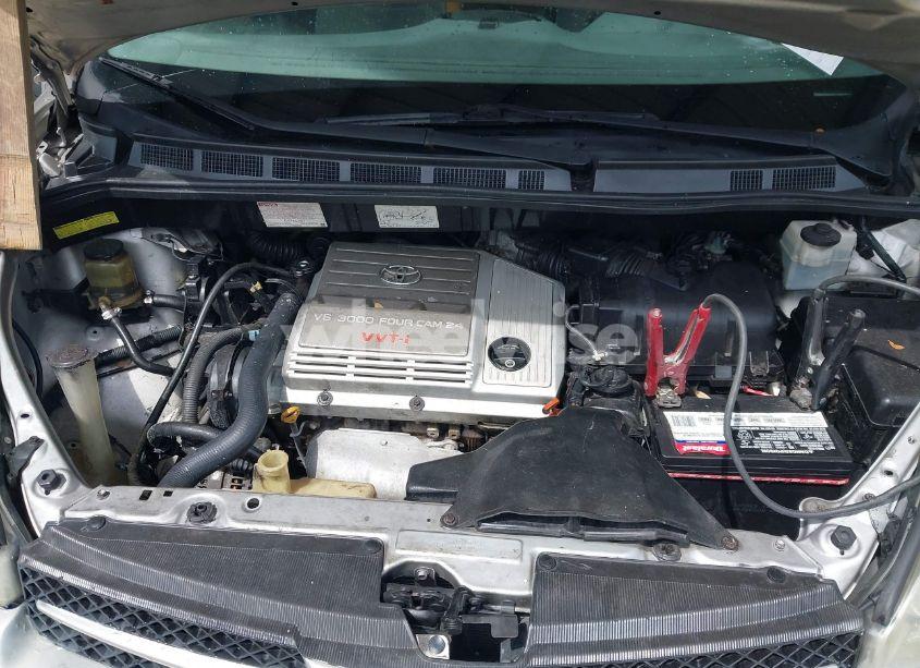 Photo 10 of 2004 Toyota Sienna LE (VIN 5TDZA23C84S075215)