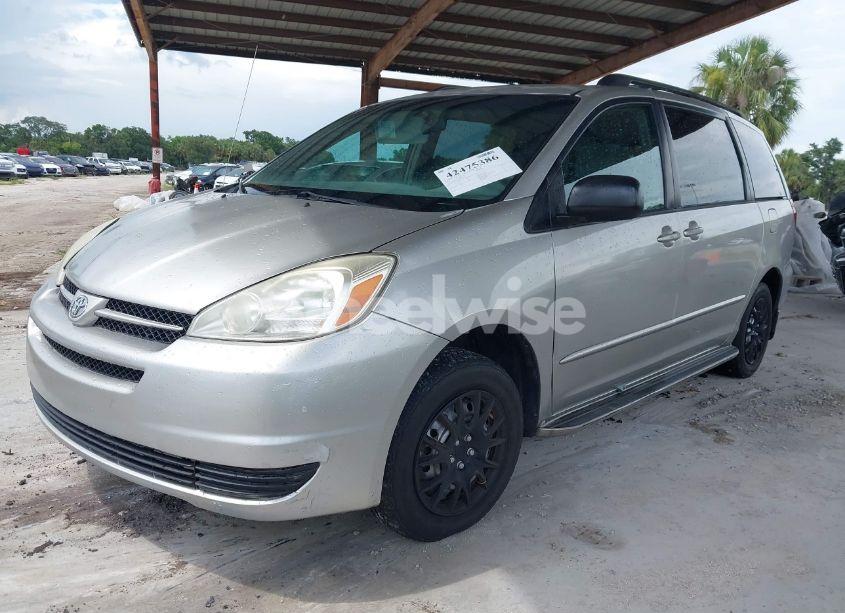 Photo 2 of 2004 Toyota Sienna LE (VIN 5TDZA23C84S075215)
