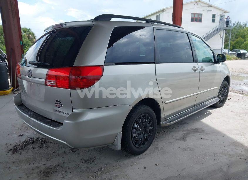 Photo 4 of 2004 Toyota Sienna LE (VIN 5TDZA23C84S075215)