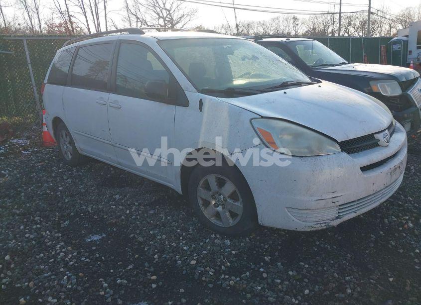 2004 Toyota Sienna LE (VIN 5TDZA23C84S095951) main photo