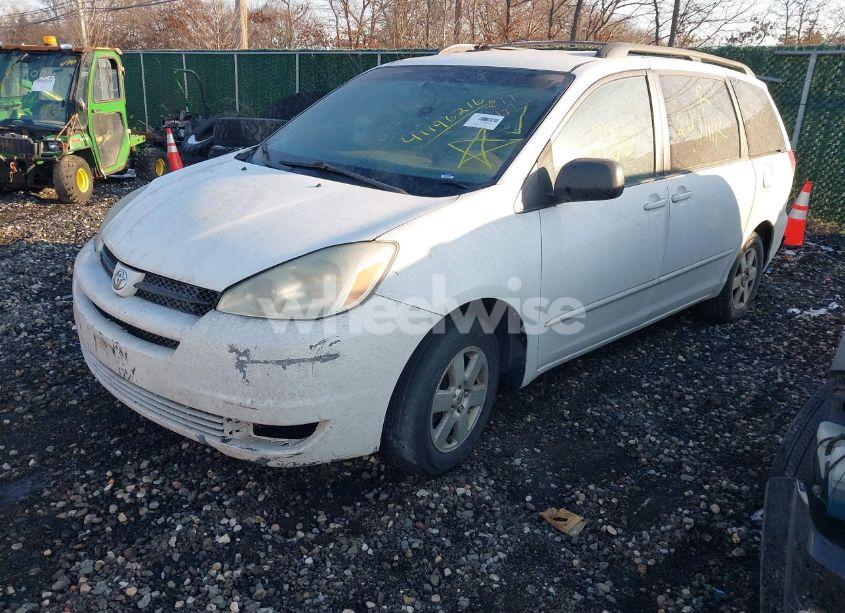 Photo 2 of 2004 Toyota Sienna LE (VIN 5TDZA23C84S095951)