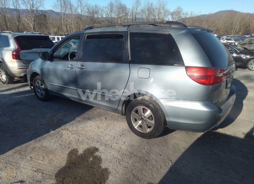 Photo 3 of 2004 Toyota Sienna LE (VIN 5TDZA23C84S126583)