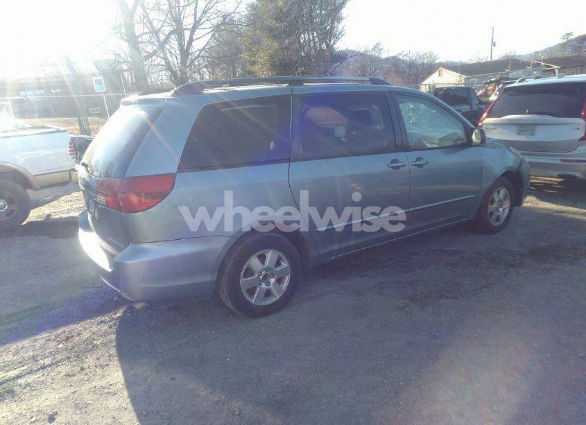 Photo 4 of 2004 Toyota Sienna LE (VIN 5TDZA23C84S126583)