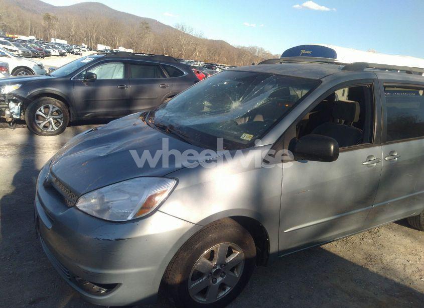 Photo 6 of 2004 Toyota Sienna LE (VIN 5TDZA23C84S126583)