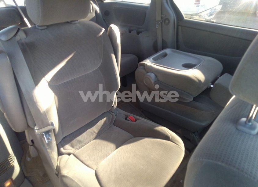 Photo 8 of 2004 Toyota Sienna LE (VIN 5TDZA23C84S126583)