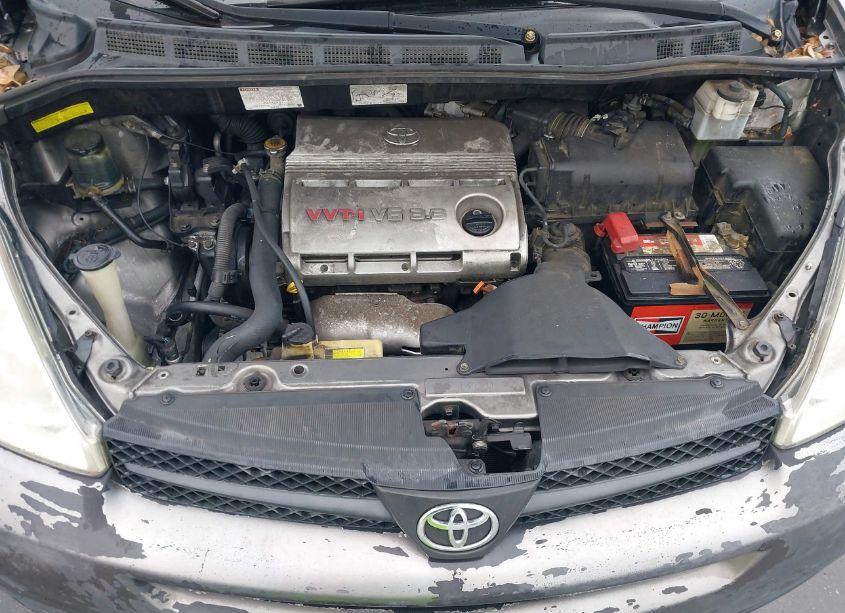 Photo 10 of 2004 Toyota Sienna LE (VIN 5TDZA23C84S144064)