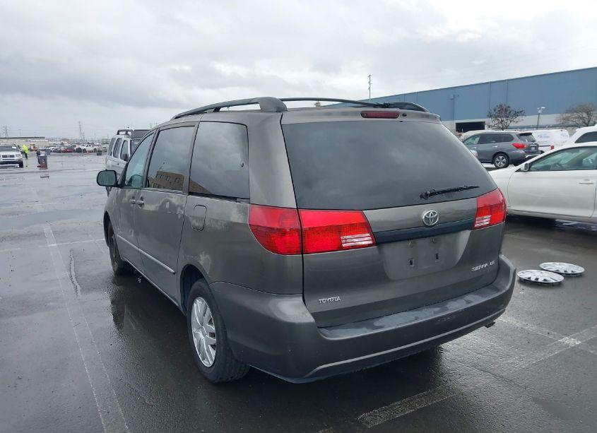 Photo 3 of 2004 Toyota Sienna LE (VIN 5TDZA23C84S144064)