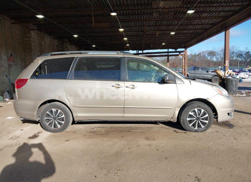 Photo 13 of 2005 Toyota Sienna LE (VIN 5TDZA23C85S315056)