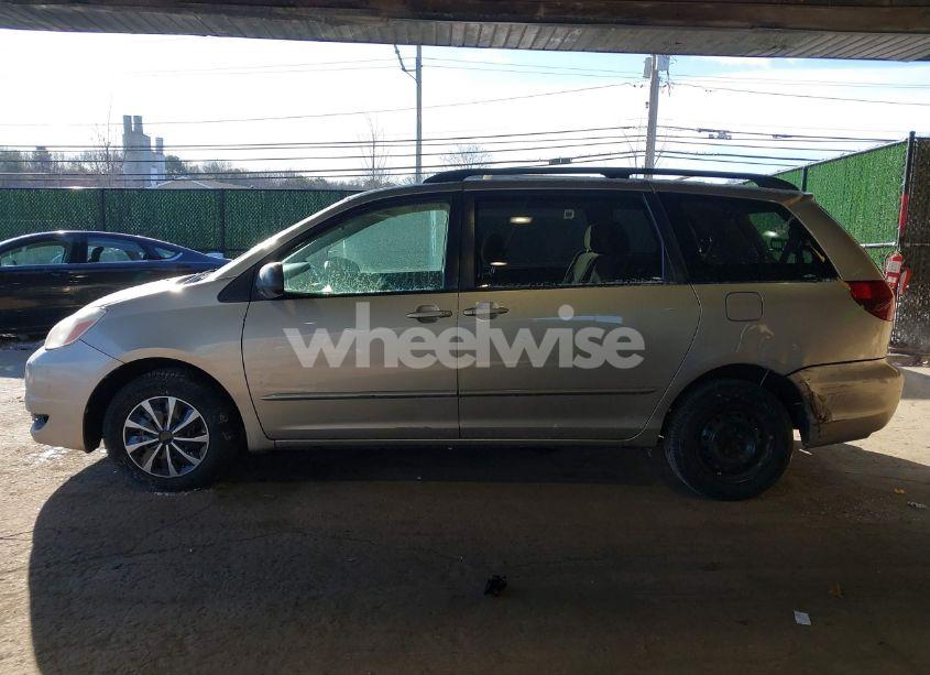 Photo 14 of 2005 Toyota Sienna LE (VIN 5TDZA23C85S315056)