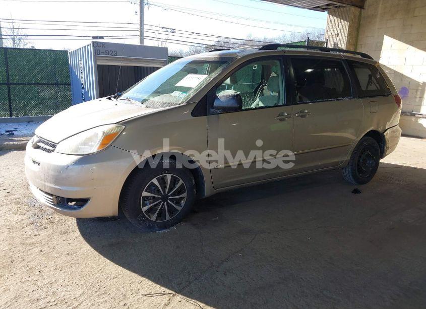 Photo 2 of 2005 Toyota Sienna LE (VIN 5TDZA23C85S315056)