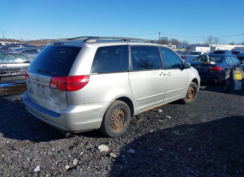 Photo 4 of 2005 Toyota Sienna LE (VIN 5TDZA23C85S338756)