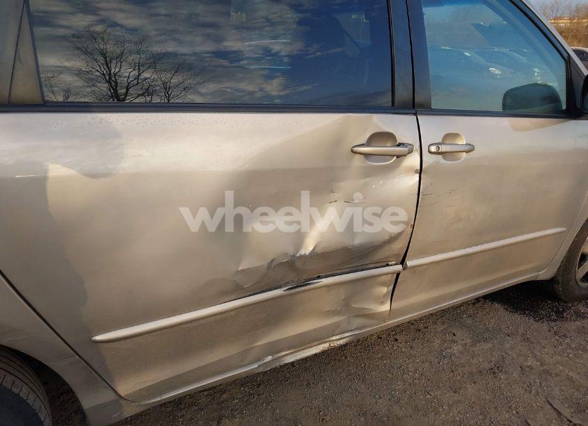 Photo 6 of 2005 Toyota Sienna LE (VIN 5TDZA23C85S374303)