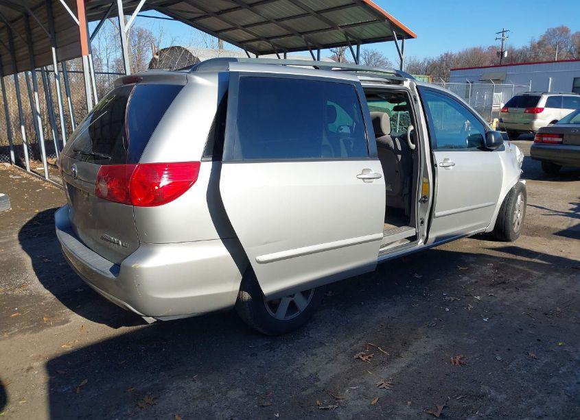 Photo 4 of 2006 Toyota Sienna LE (VIN 5TDZA23C86S387943)