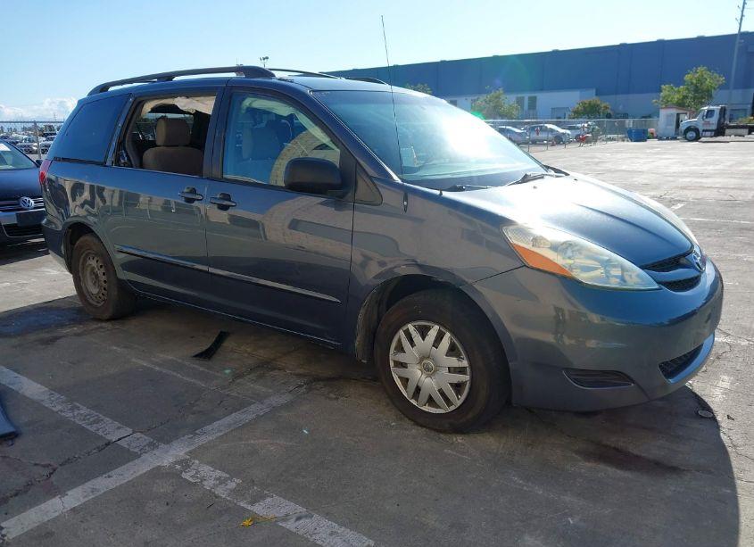 2006 Toyota Sienna LE (VIN 5TDZA23C86S443556) main photo