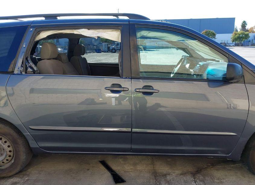 Photo 14 of 2006 Toyota Sienna LE (VIN 5TDZA23C86S443556)