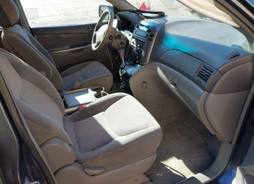 Photo 5 of 2006 Toyota Sienna LE (VIN 5TDZA23C86S443556)