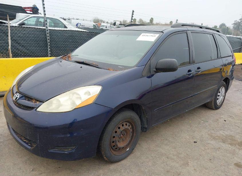 Photo 2 of 2006 Toyota Sienna CE (VIN 5TDZA23C86S465508)