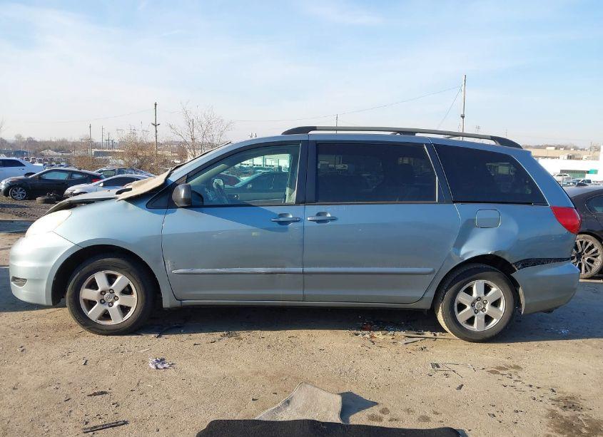Photo 13 of 2006 Toyota Sienna CE/LE (VIN 5TDZA23C86S485662)