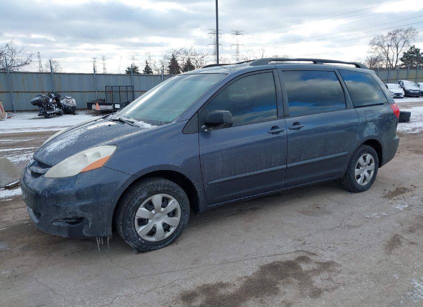 Photo 2 of 2006 Toyota Sienna CE (VIN 5TDZA23C86S571313)