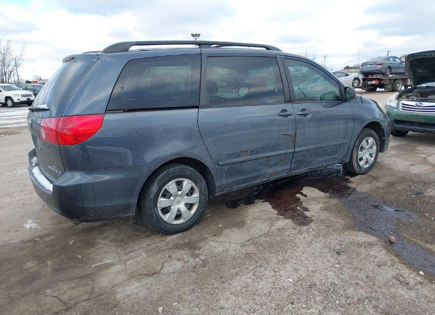 Photo 4 of 2006 Toyota Sienna CE (VIN 5TDZA23C86S571313)