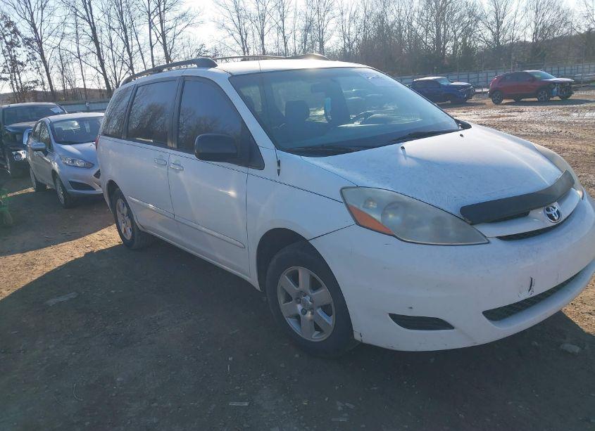 2006 Toyota Sienna LE (VIN 5TDZA23C86S574051) main photo