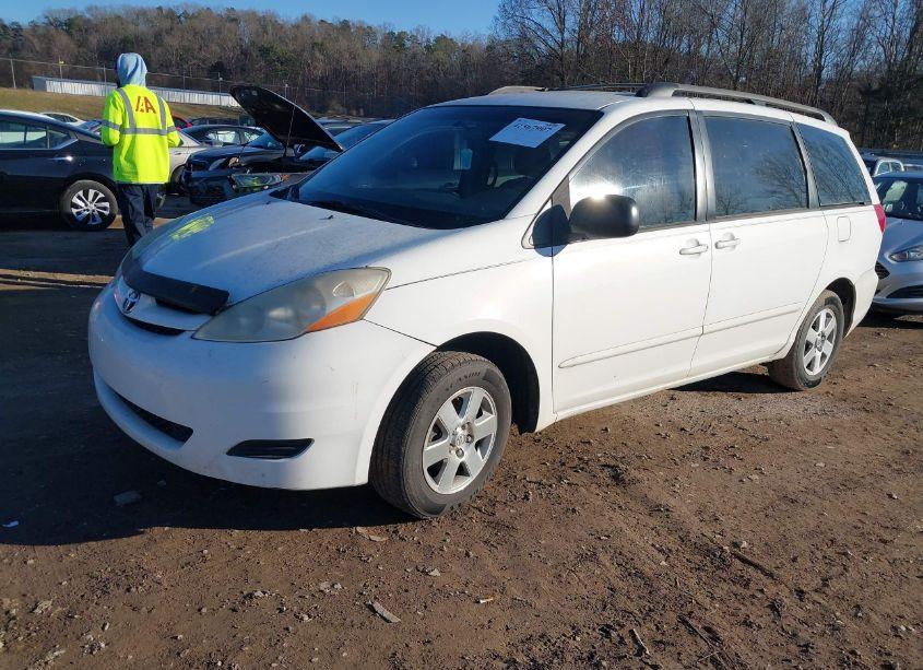 Photo 2 of 2006 Toyota Sienna LE (VIN 5TDZA23C86S574051)