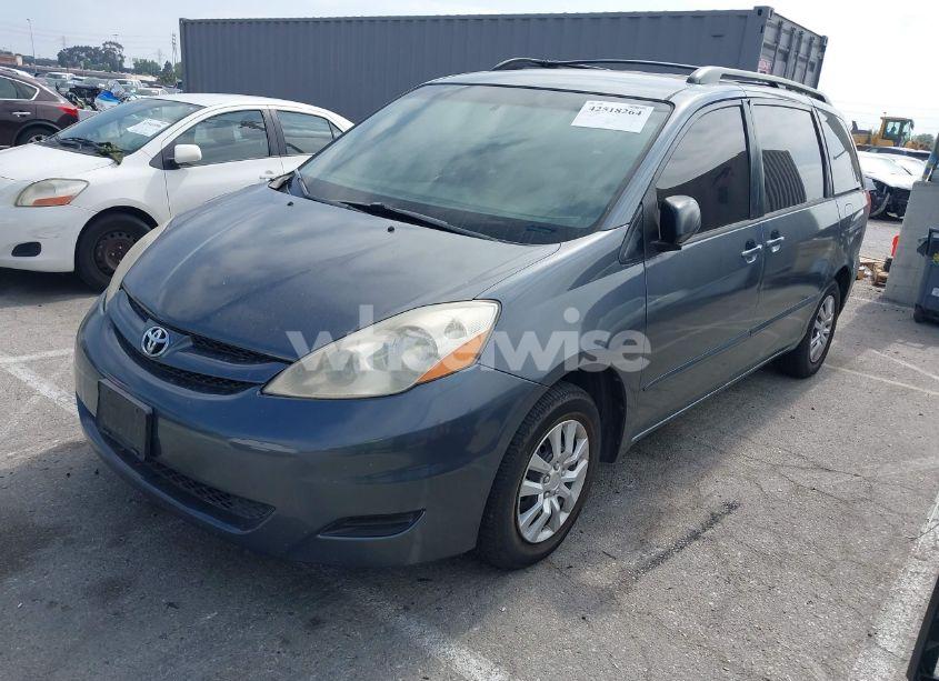 Photo 2 of 2006 Toyota Sienna LE (VIN 5TDZA23C86S580027)