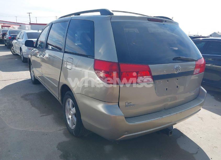Photo 3 of 2004 Toyota Sienna CE (VIN 5TDZA23C94S017632)