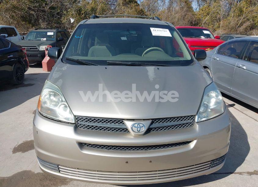 Photo 6 of 2004 Toyota Sienna CE (VIN 5TDZA23C94S017632)